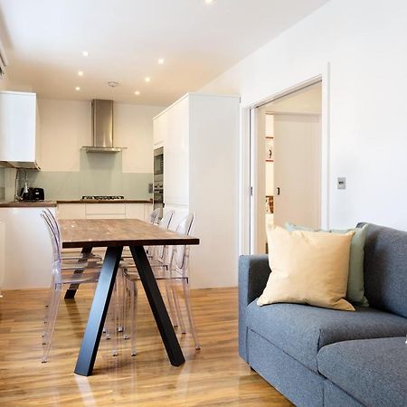 לונדון Spacious 4 Bedrooms Flat In New Oxford Street מראה חיצוני תמונה