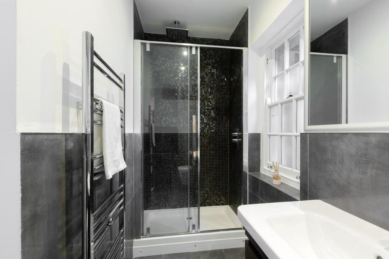 לונדון Spacious 4 Bedrooms Flat In New Oxford Street מראה חיצוני תמונה
